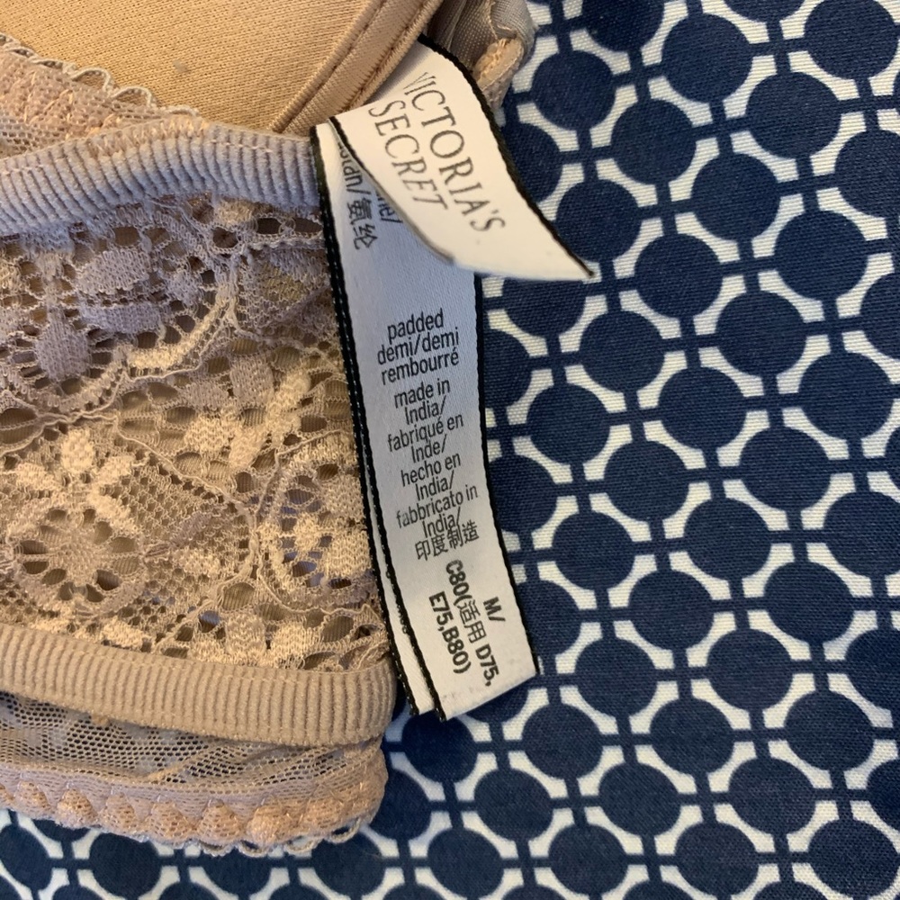 Victoria Secret Bra - Picture 3 of 3
